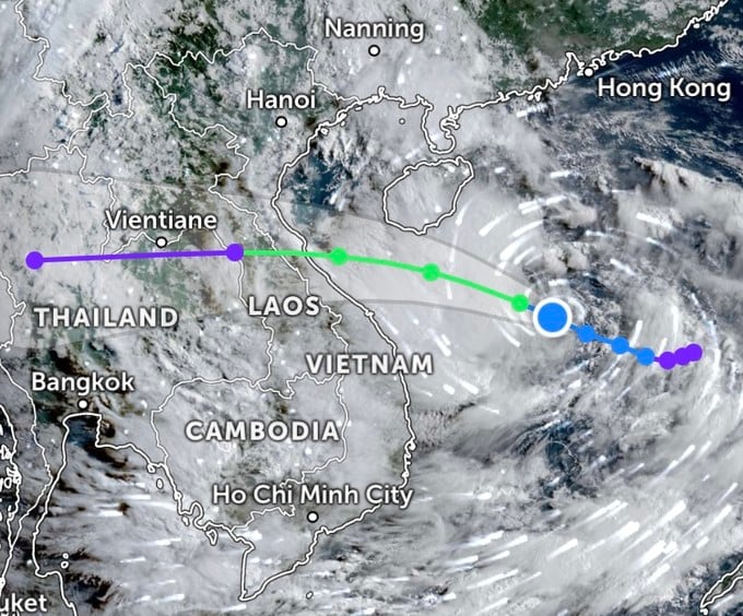 Ảnh vệ tinh lúc 7 giờ 30 ngày 29-8 theo nền tảng Zoom Earth. Dự báo tâm áp thấp nhiệt đới (hoặc bão) đi vào khu vực Hà Tĩnh - Quảng Trị