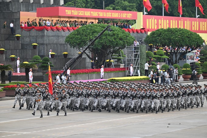 Khối diễu binh của lực lượng quân đội sẵn sàng sải bước ở lễ chính thức kỷ niệm 80 năm Cách mạng Tháng Tám và Quốc khánh 2-9