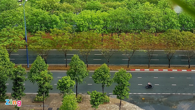 Cơn mưa lớn sáng nay khiến TP.HCM mát mẻ hơn, hình ảnh sau cơn mưa trên đường Mai Chí Thọ (quận 2). Ảnh: Thiên Di.