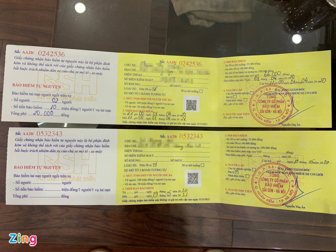 So sánh một tờ bảo hiểm đạt yêu cầu và sẽ được bồi thường (bên trên) và tờ bảo hiểm được mua ở vỉa hè (bên dưới).