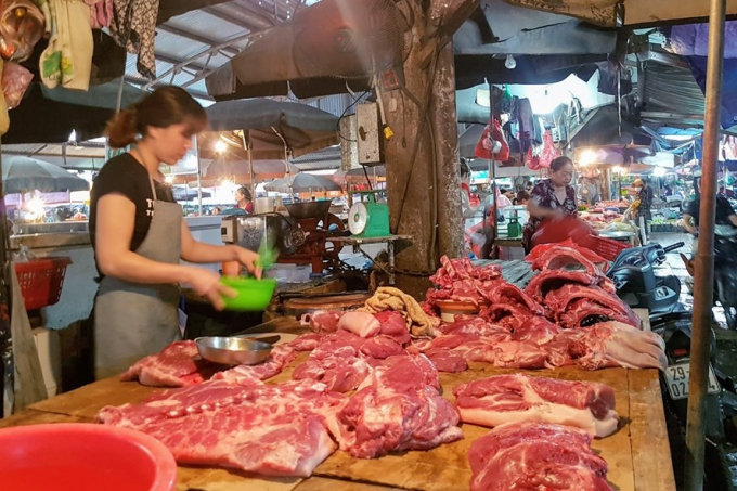 Ngày 24.5, các doanh nghiệp chăn nuôi lớn điều chỉnh giá lợn hơi lần thứ 2, chỉ sau đợt điều chỉnh trước 1 ngày. Ảnh: Khánh Vũ