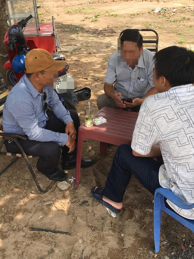 Cò đất giới thiệu khách mua “lúa non” dự án tái định cư