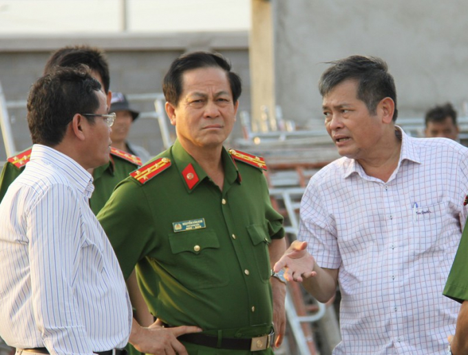 Hình ảnh đại tá Nguyễn Văn Kim có mặt tại hiện trường vụ sập tường 10 người chết tại KCN Giang Điền (Trảng Bom).
