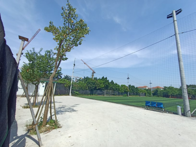 Số 56 Tây Hồ, sân bóng được trải thảm cỏ nhân tạo, xây dựng các công trình phụ trợ kiên cố đã đi vào hoạt động...