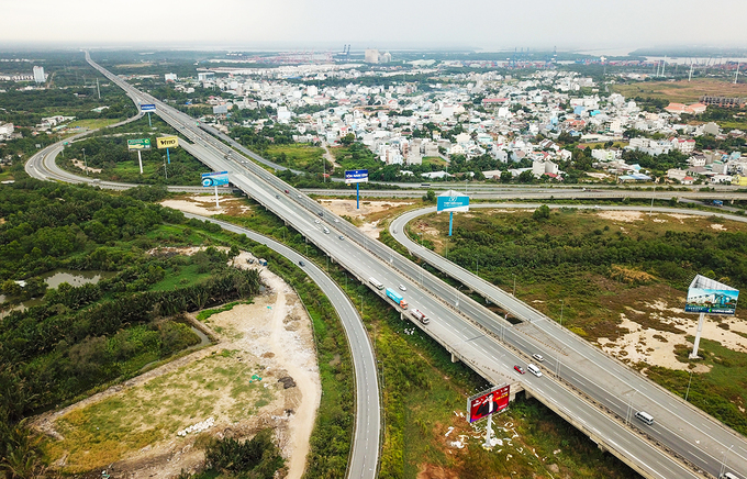Cao tốc TP HCM - Long Thành - Dầu Giây thông xe vào tháng 2/2015. Ảnh: Quỳnh Trần.