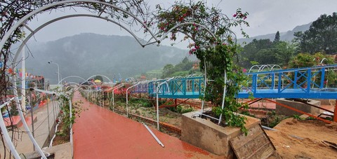 Những công trình, tiểu cảnh cũ và mới vẫn xuất hiện, tồn tại