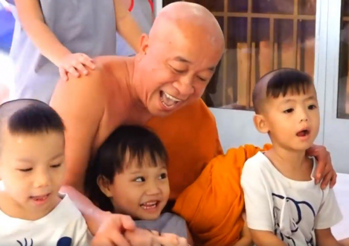 Thầy Thích Thiện Chiếu, trụ trì chùa Kỳ Quang 2, người cha ân cần của mấy trăm em nhỏ