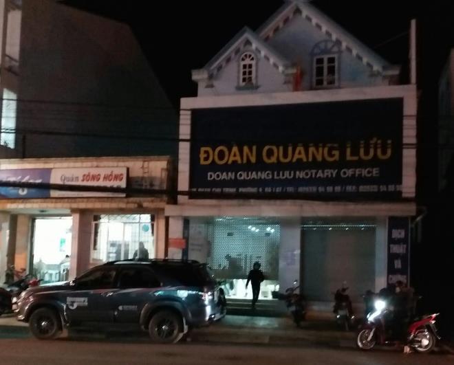 Công an tỉnh Lâm Đồng vừa bắt 2 cán bộ tại Văn phòng Công chứng Đoàn Quang Lưu.
