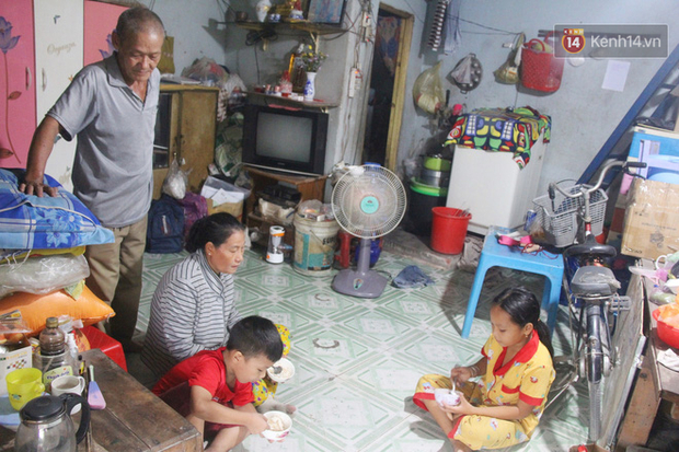 Căn nhà trọ nhỏ được cô Hạnh thuê với giá 1.7 triệu đồng (gồm điện nước) tại Hương lộ 80, Vĩnh Lộc A là nơi sinh sống của 5 người.