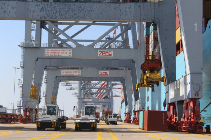 Cụm cảng CM-TV là 1 trong 21 cảng trên thế giới có thể đón tàu đến 200 ngàn tấn.