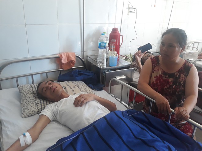 Ông Hùng đang điều trị tại Khoa Ngoại thần kinh (BV Đà Nẵng) ẢNH: AN DY