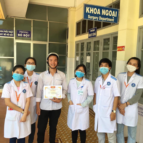 Vào tận bệnh viện để chụp