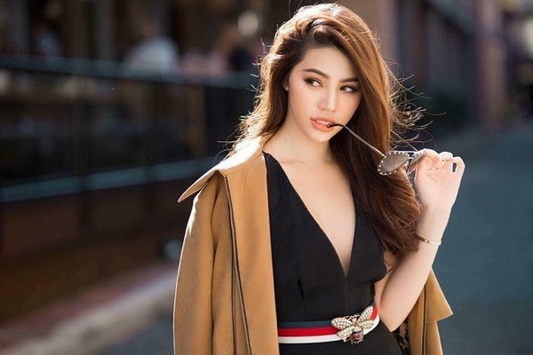 Thời trang của Jolie Nguyễn.