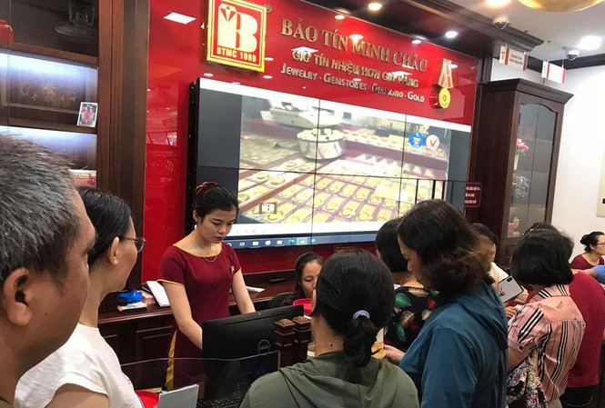 Giá vàng tăng cao kỷ lục lên mốc 54 triệu đồng/lượng ngày hôm nay.