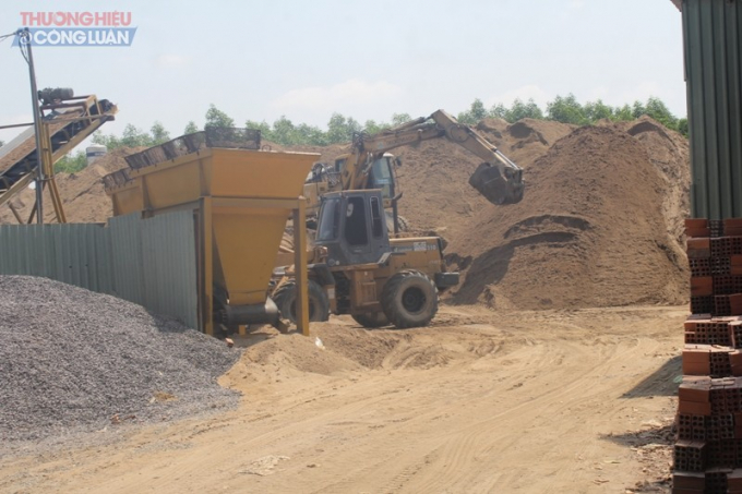 Bãi tập kết cát