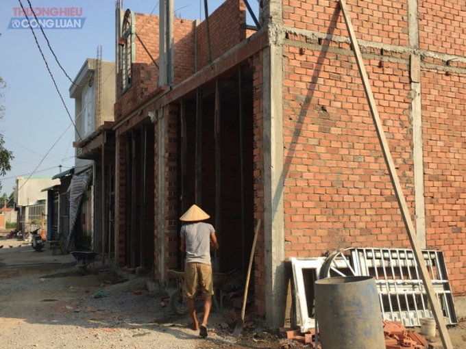 Vấn đề vi phạm trật tự xây dựng tại địa bàn xã Phước Tân đang đang diễn ra phổ biến (Ảnh: Nguyên Dũng)