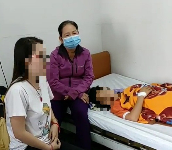 Hiện nữ sinh bị đánh sau tai nạn vẫn còn hoảng sợ. Ảnh: Đặng Văn Phúc