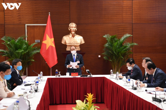 Thủ tướng Chính phủ Nguyễn Xuân Phúc chủ trì cuộc họp khẩn với Ban Chỉ đạo Quốc gia về phòng, chống dịch COVID-19.