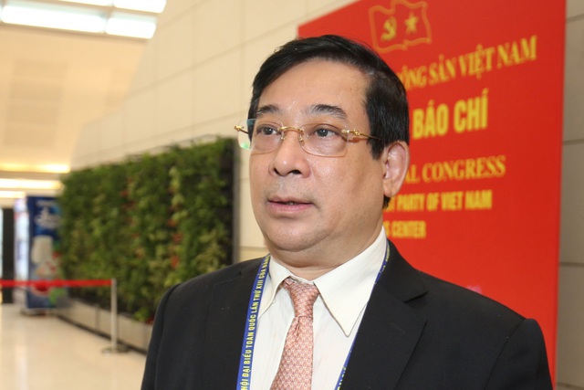 Cục trưởng Cục Khám chữa bệnh Lương Ngọc Khuê cập nhật thông tin về các ca Covid-19 mới phát hiện tại Hải Dương, Quảng Ninh (ảnh: Quốc Chính)