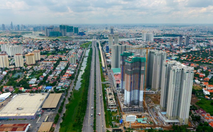 Khu Đông đang có nhiều lợi thế phát triển do vị trí giao thông kết nối với các vùng kinh tế trọng điểm, hạ tầng giao thông đang phát triển mạnh và ngày càng hoàn thiện với trục đường cao tốc và tuyến Metro số 1 sắp đi vào hoạt động