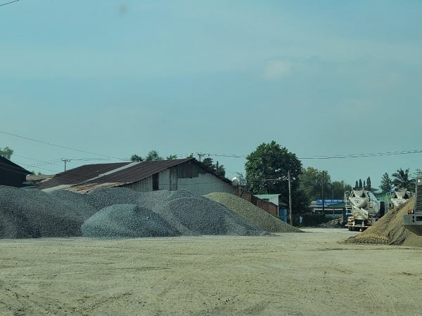 Nguyên vật liệu cao hơn cả nhà dân