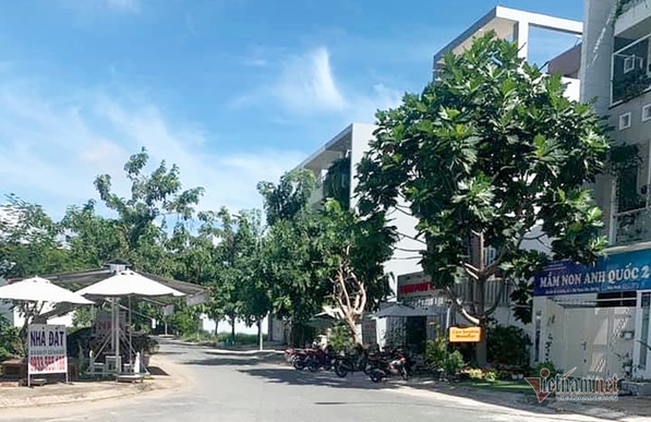 Hơn 100 khách hàng góp vốn để nhận lại đất tại dự án Khu định cư Phước Kiển 1 vẫn chưa được cấp giấy chứng nhận.