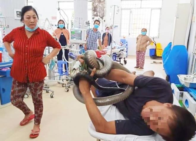 Trên tay anh Tâm còn giữ nguyên