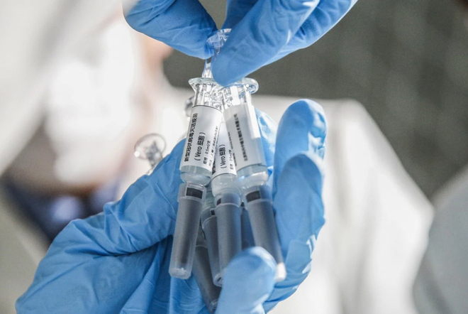 Tập đoàn Dược phẩm Quốc gia Trung Quốc Sinopharm cho biết hai liều vaccine của họ có giá 145 USD. Ảnh: Xinhua.