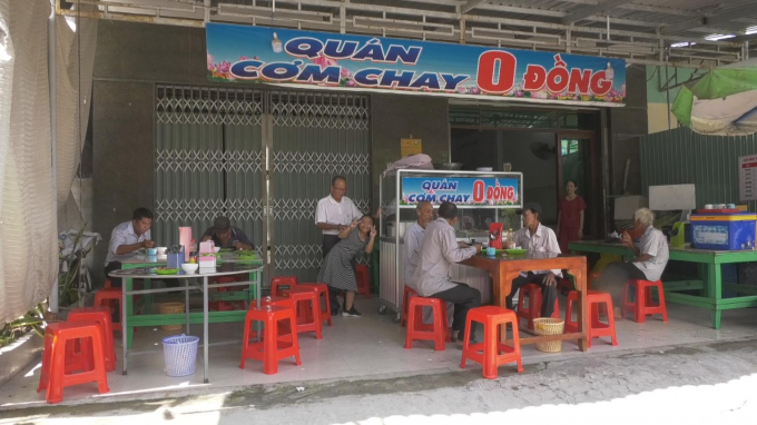 Quán chay 0 đồng phục vụ người lao động khó khăn ở Tràm Chim, Đồng Tháp