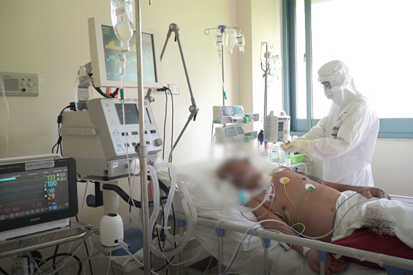 Bệnh nhân Covid-19 nặng điều trị tại Đà Nẵng