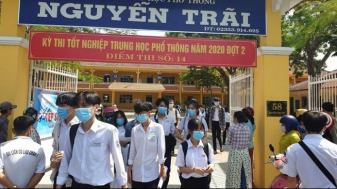 Thí sinh tham dự kỳ thi tốt nghiệp THPT đợt 2 tại điểm thi THPT Nguyễn Trãi, tỉnh Quảng Nam. Ảnh: Đại Khải