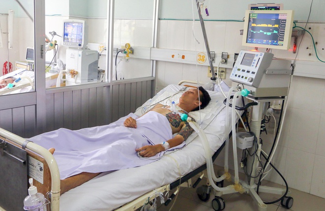 Bệnh nhân ở Khánh Hòa bị nhiễm độc botulinum sau khi ăn pate Minh Chay. Ảnh: An Bình.