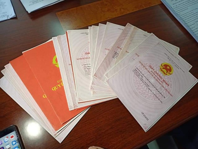 19/22 sổ đỏ được Công an TP Đà Nẵng bàn giao lại cho Chi nhánh Văn phòng ĐKĐĐ quận Sơn Trà sáng 9/9. (Ảnh từ Cổng TTĐT TP Đà Nẵng).