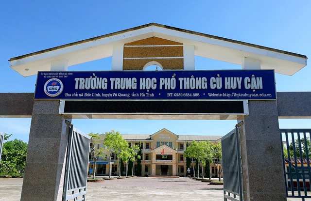 Trường THPT Cù Huy Cận (huyện Vũ Quang , Hà Tĩnh) có 5 em làm đơn phúc khảo sau kỳ thi tốt nghiệp THPT.