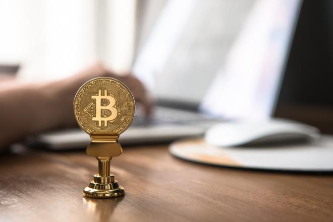 Giá Bitcoin vọt tăng lên trên 11.000 USD sao hai tuần lên xuống thất thường.