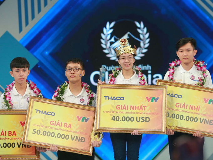 Văn Ngọc Tuấn Kiệt – thí sinh đến từ huyện Hải Lăng, Quảng Trị nhận đồng giải ba tại vòng chung kết cuộc thi vào sáng 20-9. Ảnh: ND