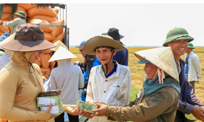Sản xuất lúa gạo hữu cơ mang lại thu nhập cao cho người nông dân. Ảnh: D.L.