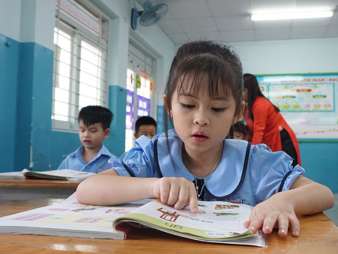 Học sinh lớp 1 Trường Tiểu học Triệu Thị Trinh (quận 10, TP.HCM) trong một tiết học. Ảnh: NGUYỄN QUYÊN