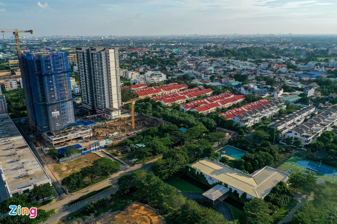 Nhiều dự án bất động sản mới tại Thuận An, Bình Dương. Ảnh: Quỳnh Danh.
