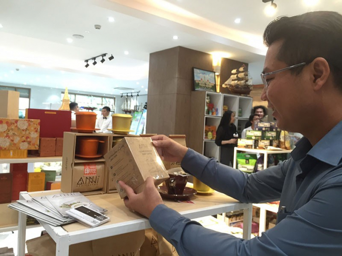 Cà phê Việt Nam bán trên Amazon giá gấp ba lần thị trường nội địa. Ảnh: TU
