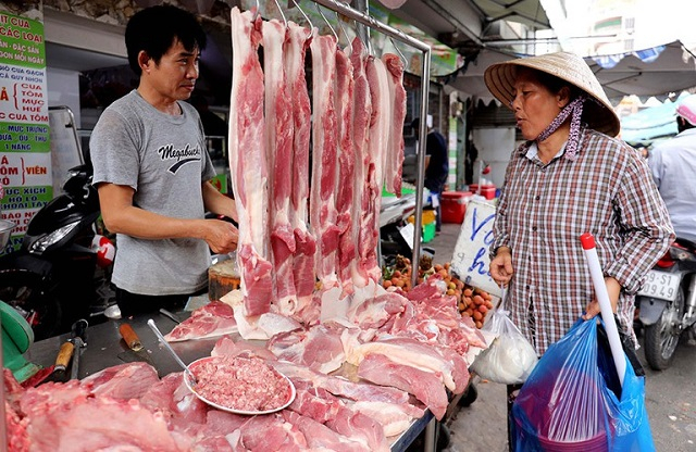 Giá heo hơi hôm nay tại miền Bắc điều chỉnh trái chiều