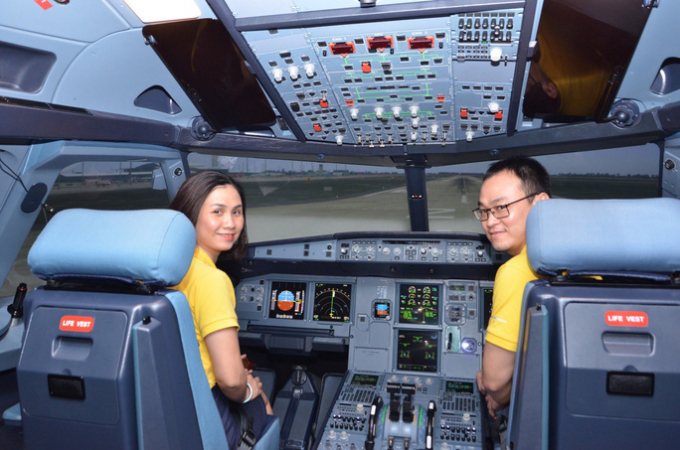 Đây là lần đầu tiên tour trải nghiệm làm phi công được đưa vào khai thác phục vụ du khách.