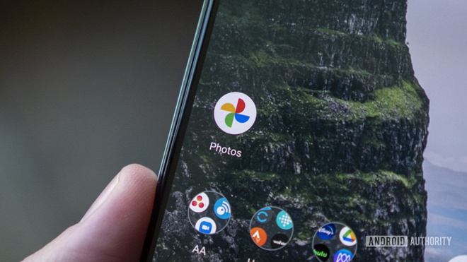 Khả năng lưu ảnh nén không giới hạn dung lượng là điểm mạnh của Google Photos. Ảnh: Android Authority.