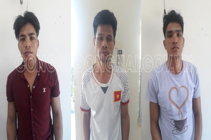 Chiều ngày 15/11, cả 3 thanh niên trên cùng nhau đi uống rượu, lúc về Y Faih Niê điều khiển xe máy chở Y Jen Niê, còn Y Viết Niê bế con nhỏ về nhà.