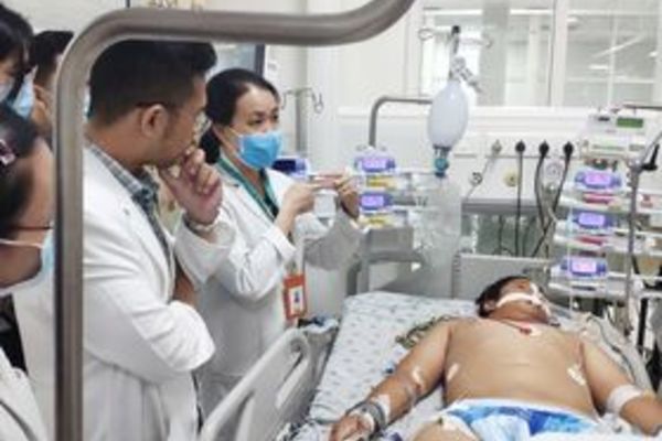 Bệnh nhân cấp cứu tại BV Nhi đồng thành phố Hồ Chí Minh