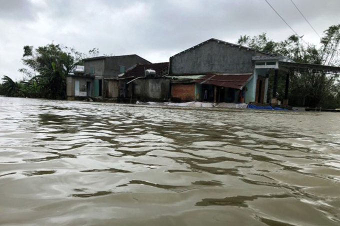 Nhiều nơi ở tỉnh Quảng Nam bị ngập trong nước. Ảnh: TẤN VIỆT