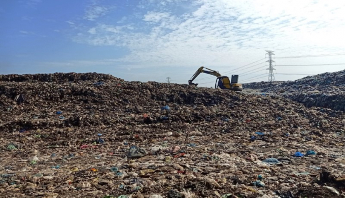 Rác thải tồn động tại bãi rác ở Trà Vinh.
