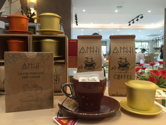 Sản phẩm cà phê Việt Nam cạnh tranh gay gắt trên Amazon. Ảnh: TÚ UYÊN