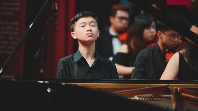 Võ Minh Quang (13 tuổi) biểu diễn cùng dàn nhạc Klpacorchestra - Kuala Lumpur - Malaysia NVCC