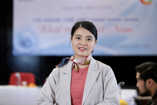 Nhà khoa học có đăng ký sáng chế quốc tế Hồ Thị Thương tại buổi giao lưu đại biểu Đại hội Tài năng trẻ Việt Nam 2020 ngày 10/12. Chị Thương là 1 trong số 400 đại biểu dự Đại hội.